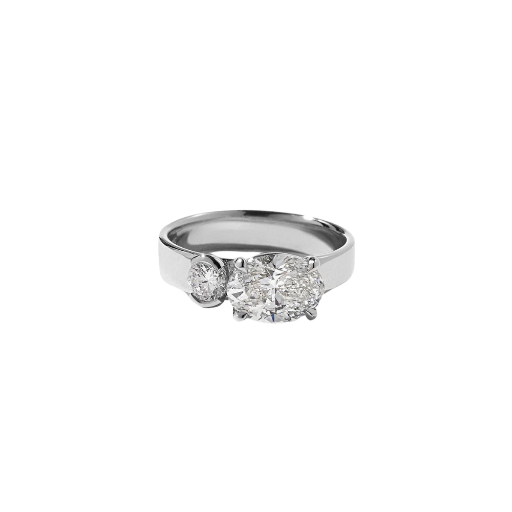 18k White Gold Wedding Ring 1.85 Ct Oval Cut IGI Lab Grown Diamond E F VS